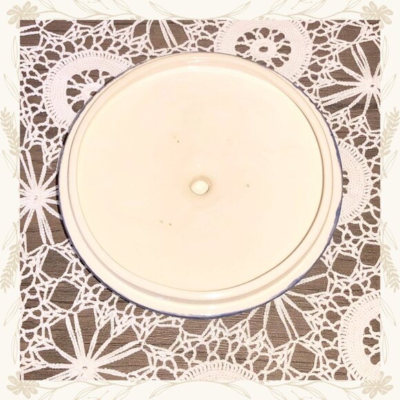 Vintage 1981 Handcrafted Ceramic Casserole Dish – Retro Glaze - Picture 3 of 6